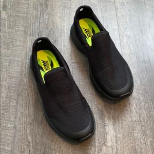 Sketchers ahoes - new, never worn